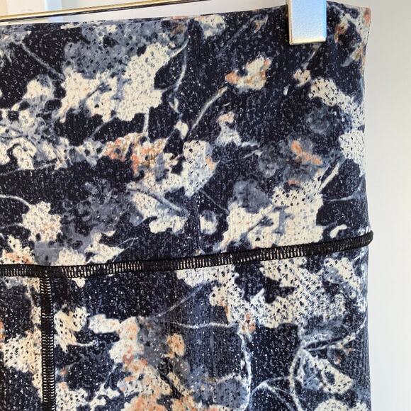 Lululemon Floral Wunder Under 21" Crop High Rise sz 8 - Picture 5 of 7